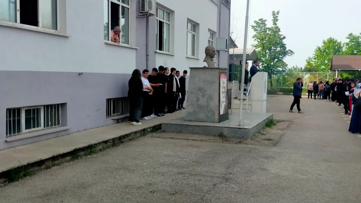 GENÇLİK VE ATATÜRK