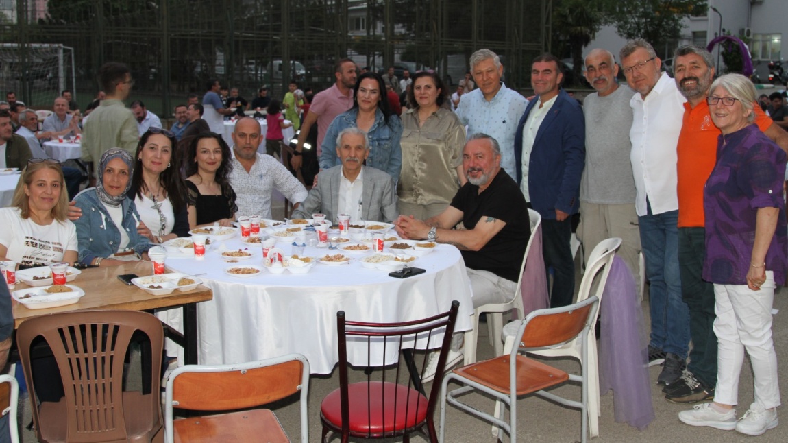 MEZUNİYET GÜNÜ